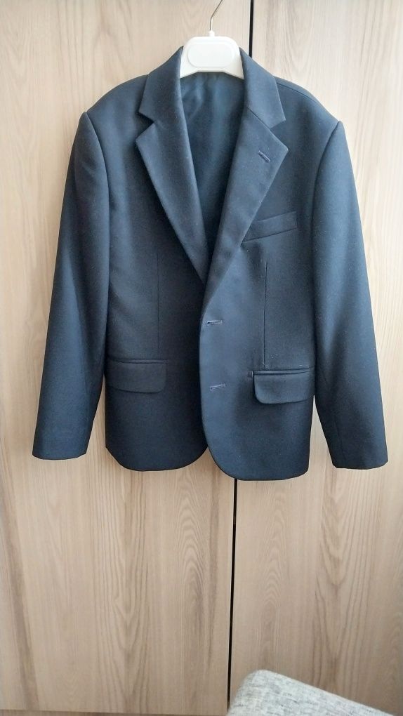 Продам пиджак школьный