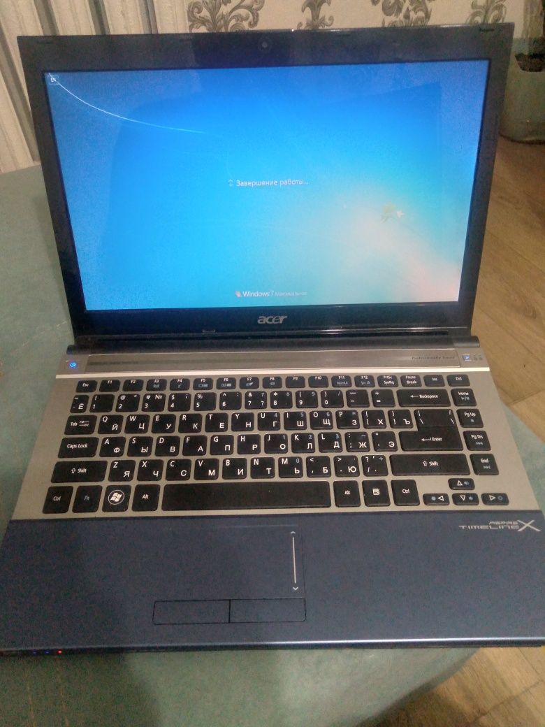 Продам ноутбук acer і5 с двумя видеокартами. Жесткий 300Гб
