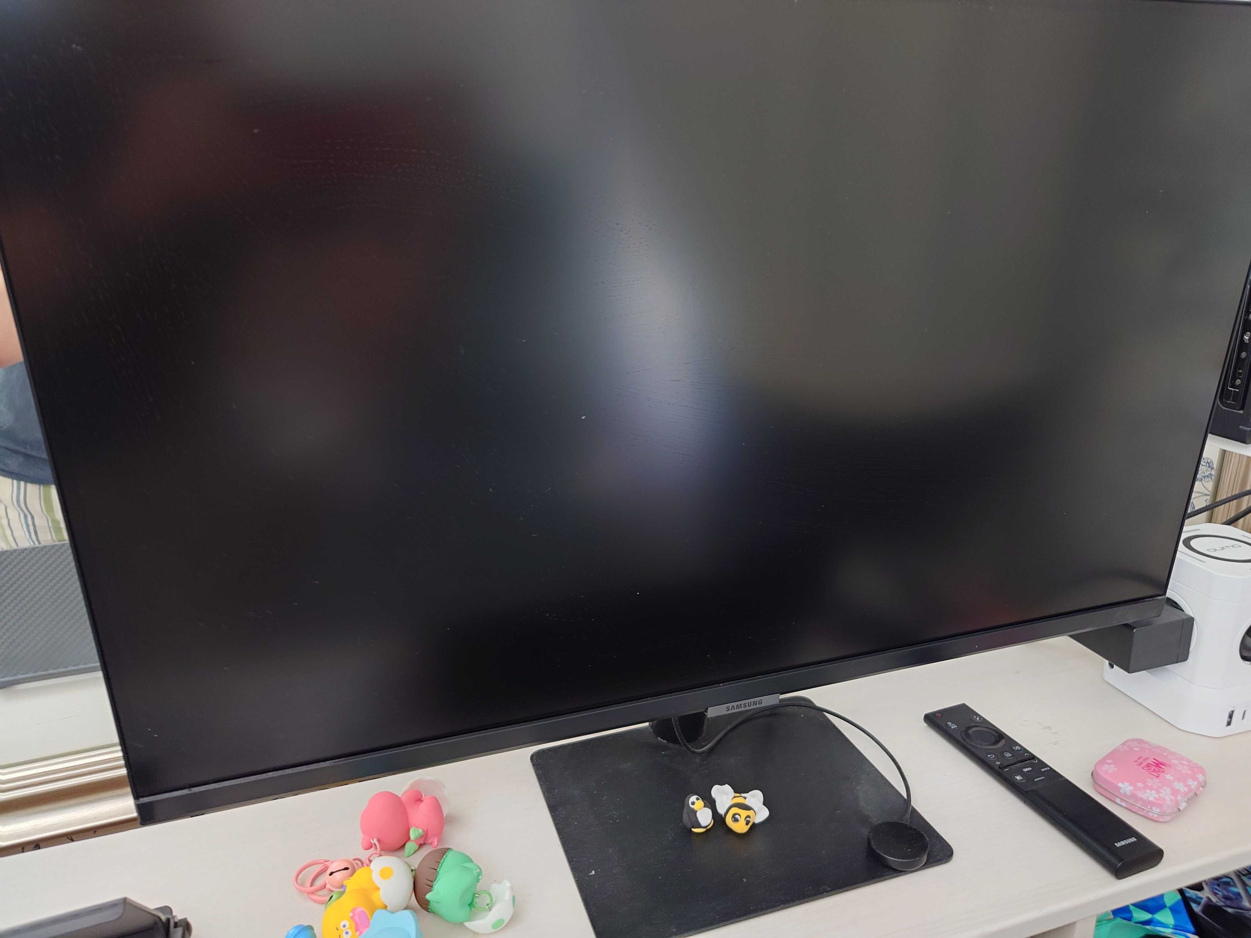 Монитор Samsung Smart M5