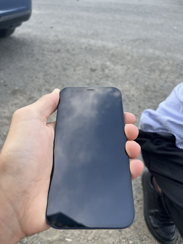 Iphone 12 гарантия есть