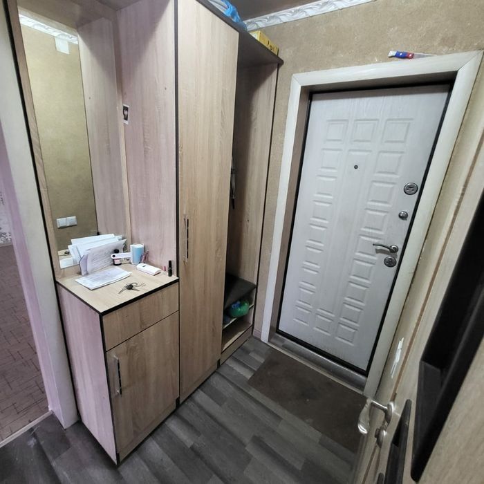 Продам стенку в прихожую