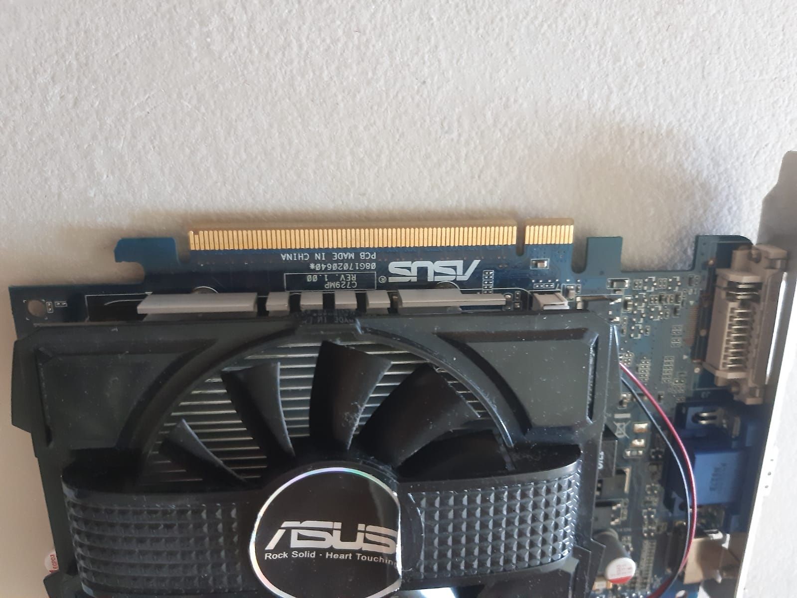 Видеокарта ASUS NVIDIA GeForce. Почти даром