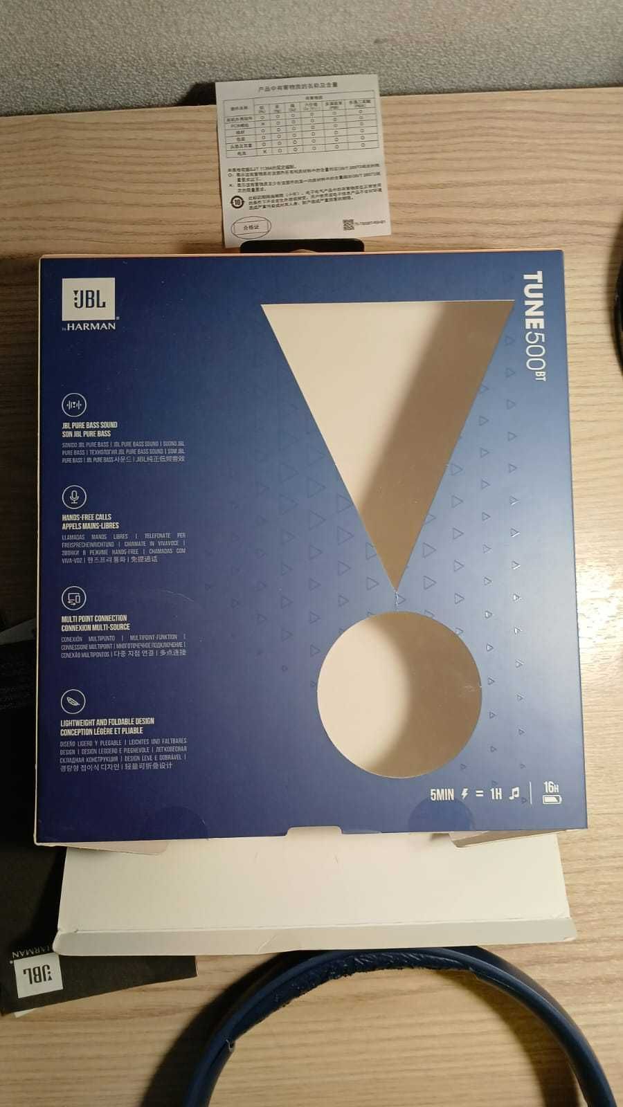 продаю наушники JBL в хорошом состаянии со всеми документами