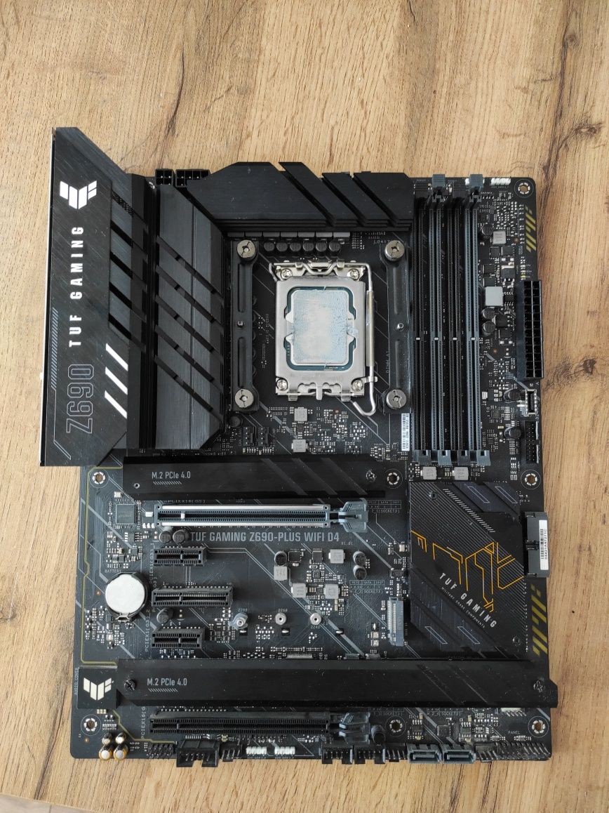 Материнка Asus tuf gaming z-690 plus wi-fi D4