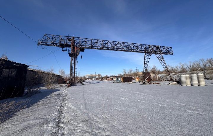 Продам казловой кран в хорошем состояние 38 метров ширина