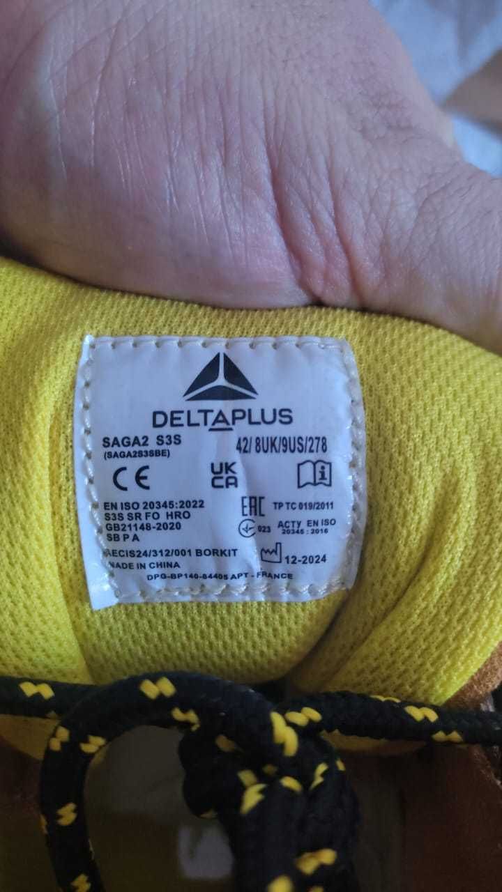 Продам спец обувь Delta+