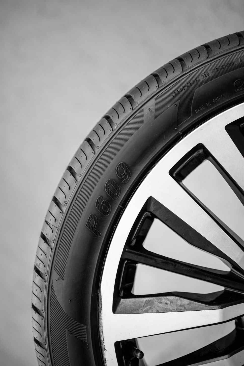 Rapid 225/45R18 P609 95W