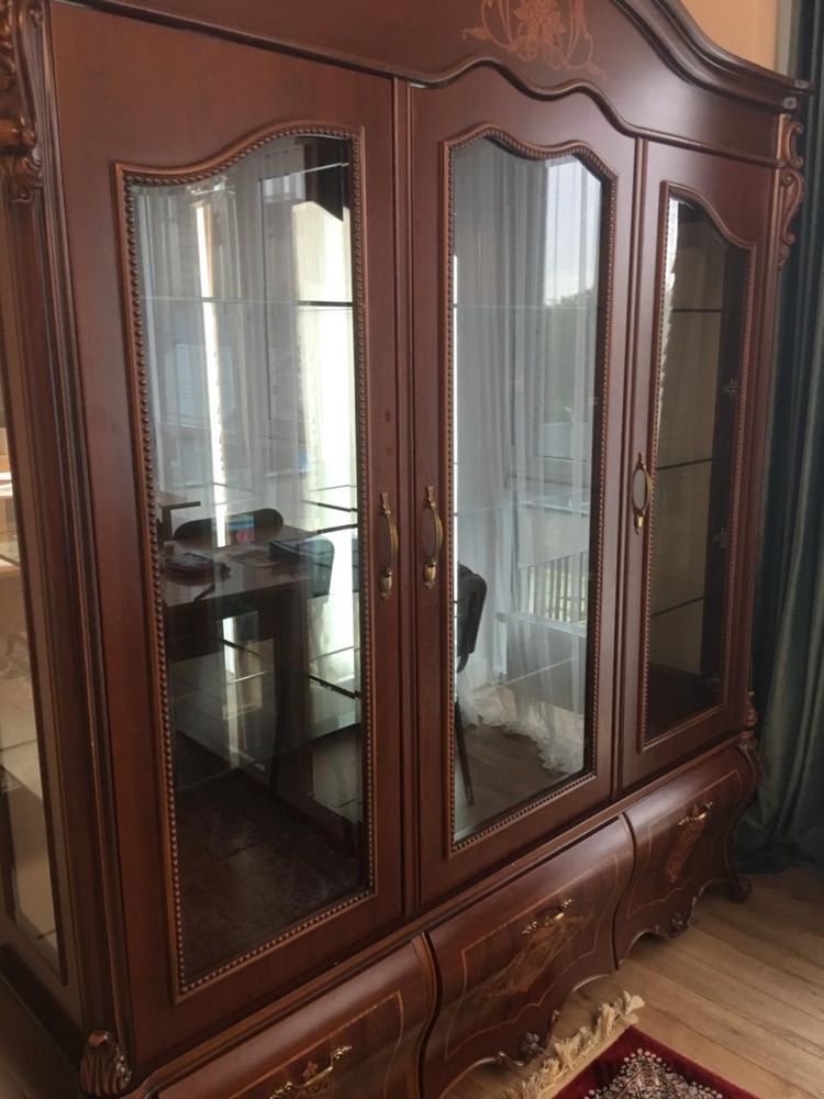 Стол и стенку для зала