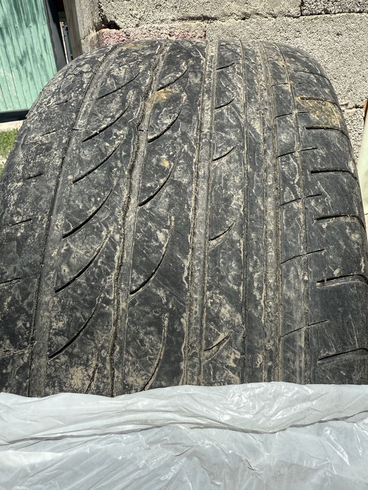 Шины летние 245/40/18