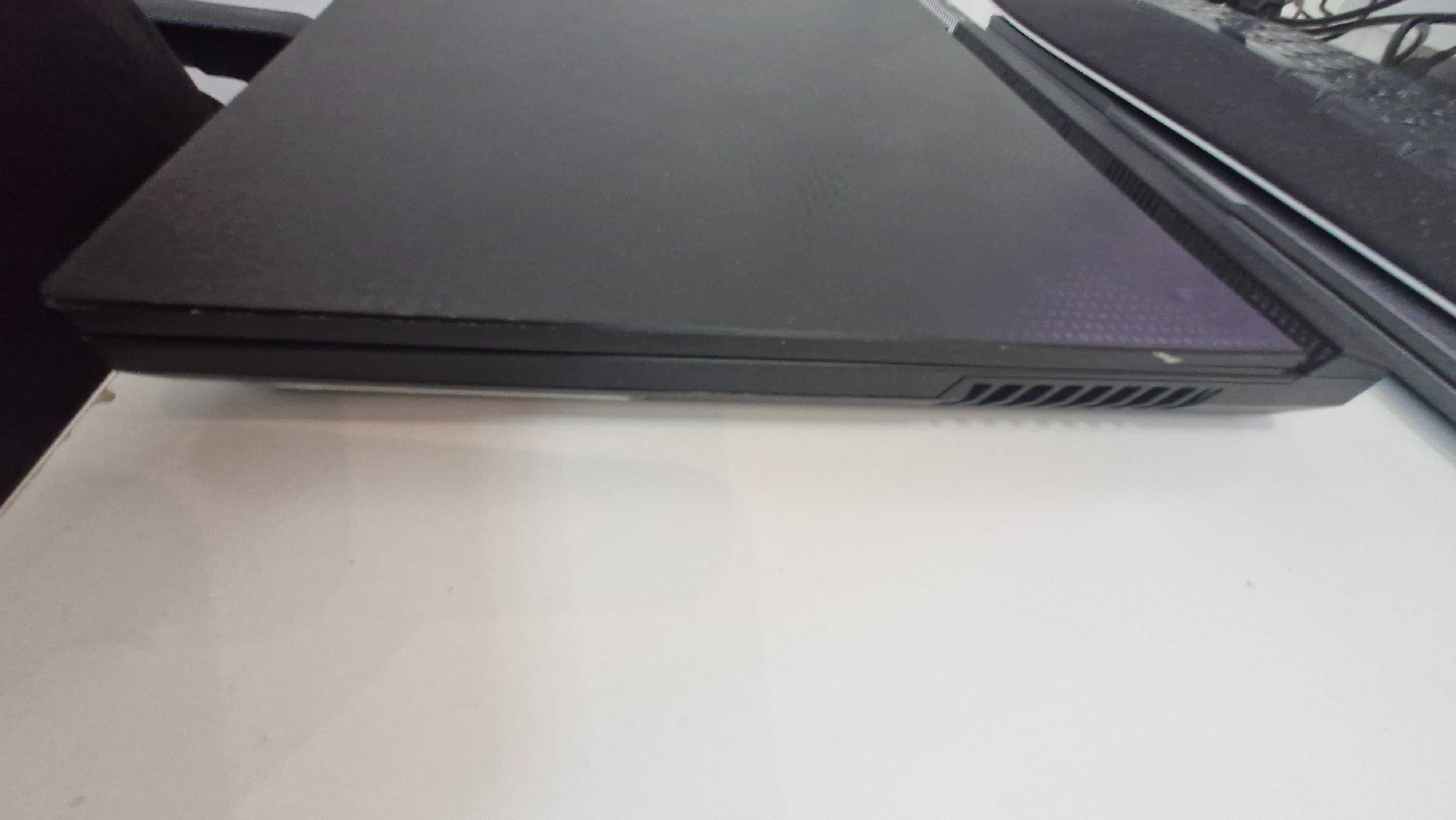 Asus ROG Strix G513QY