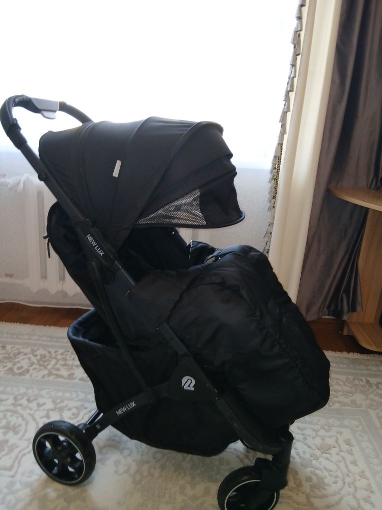 Продам Коляска  б/у