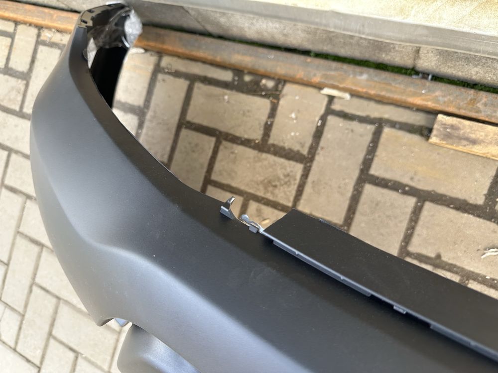 Передний бампер  Renault Duster