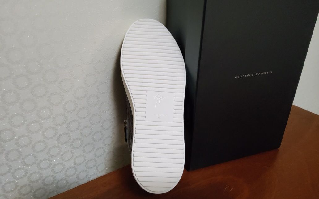 Продам мужские кроссовки Giuseppe Zanotti (оригинал)