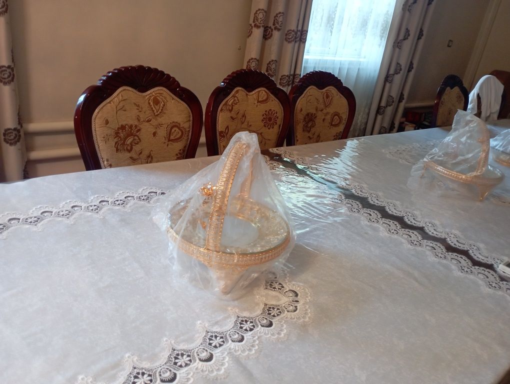Стол и стуля в хорошом состояни!