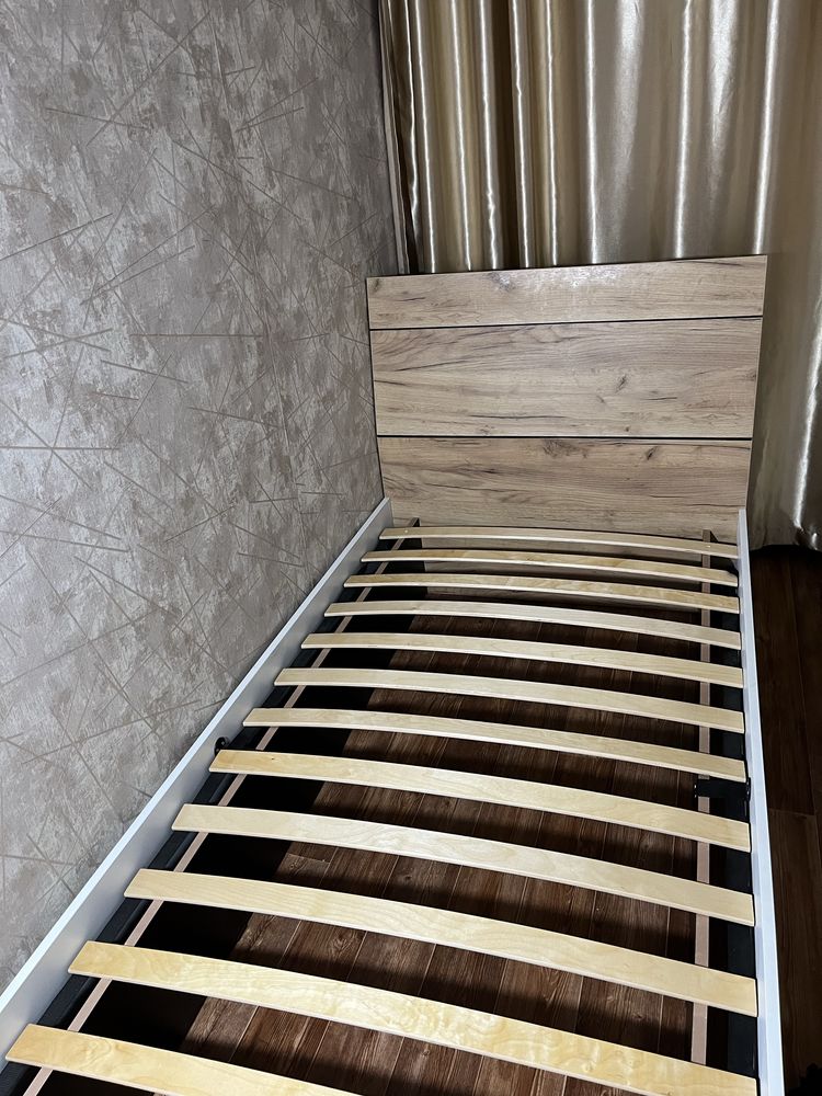 Продам 2 кровати.фирма любимый дом.
