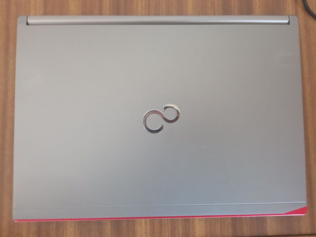 Ноутбук Fujitsu E734