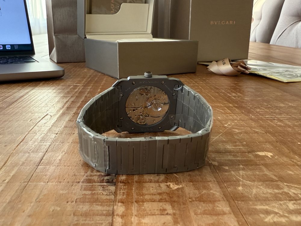 Часы Bvlgari Octo