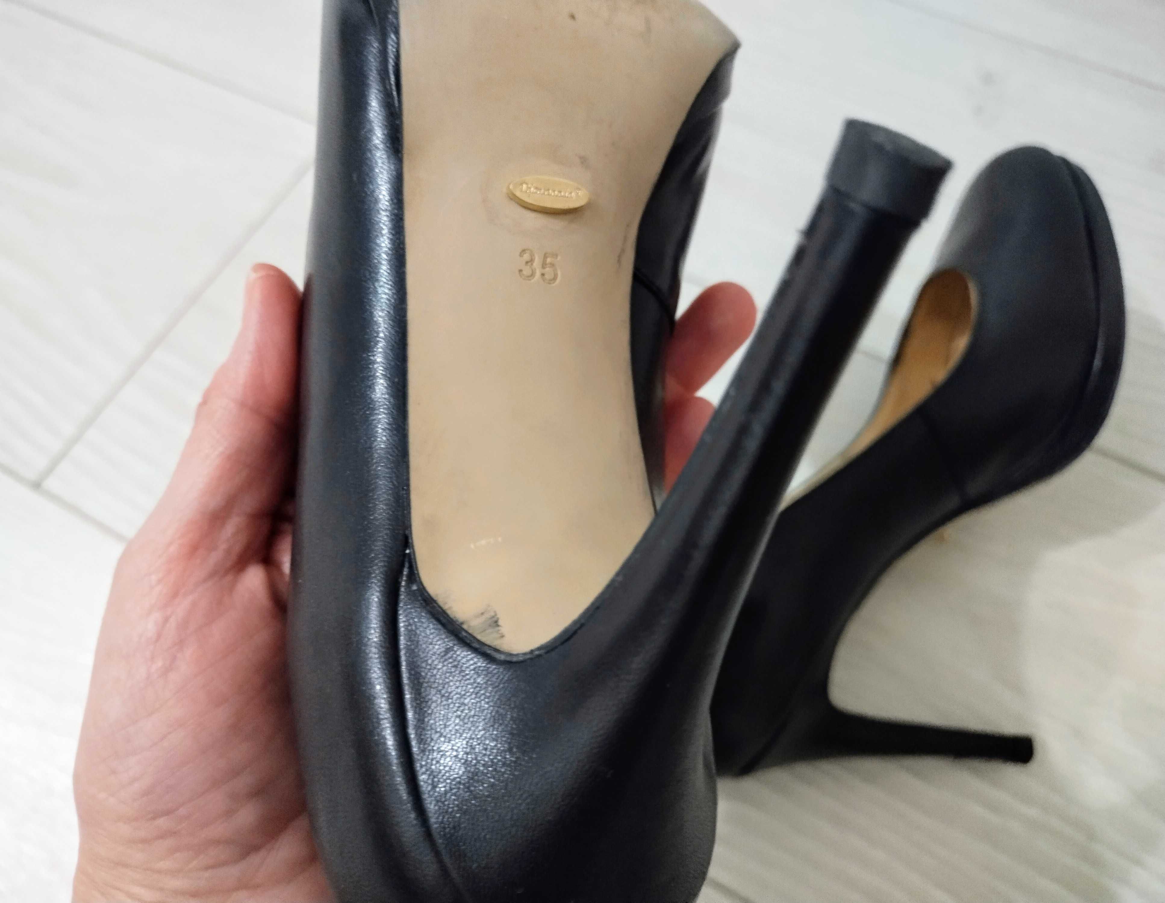 Продам женские туфли Djovannia