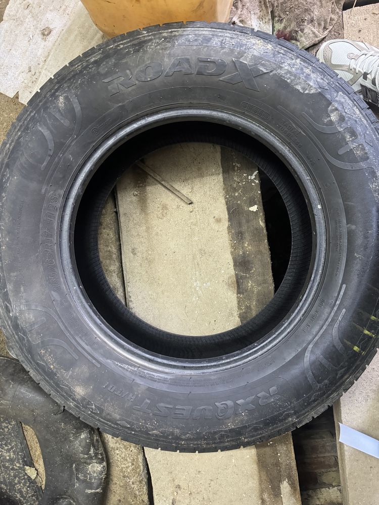 Продам  летнюю резину Roadx 265/65/R17