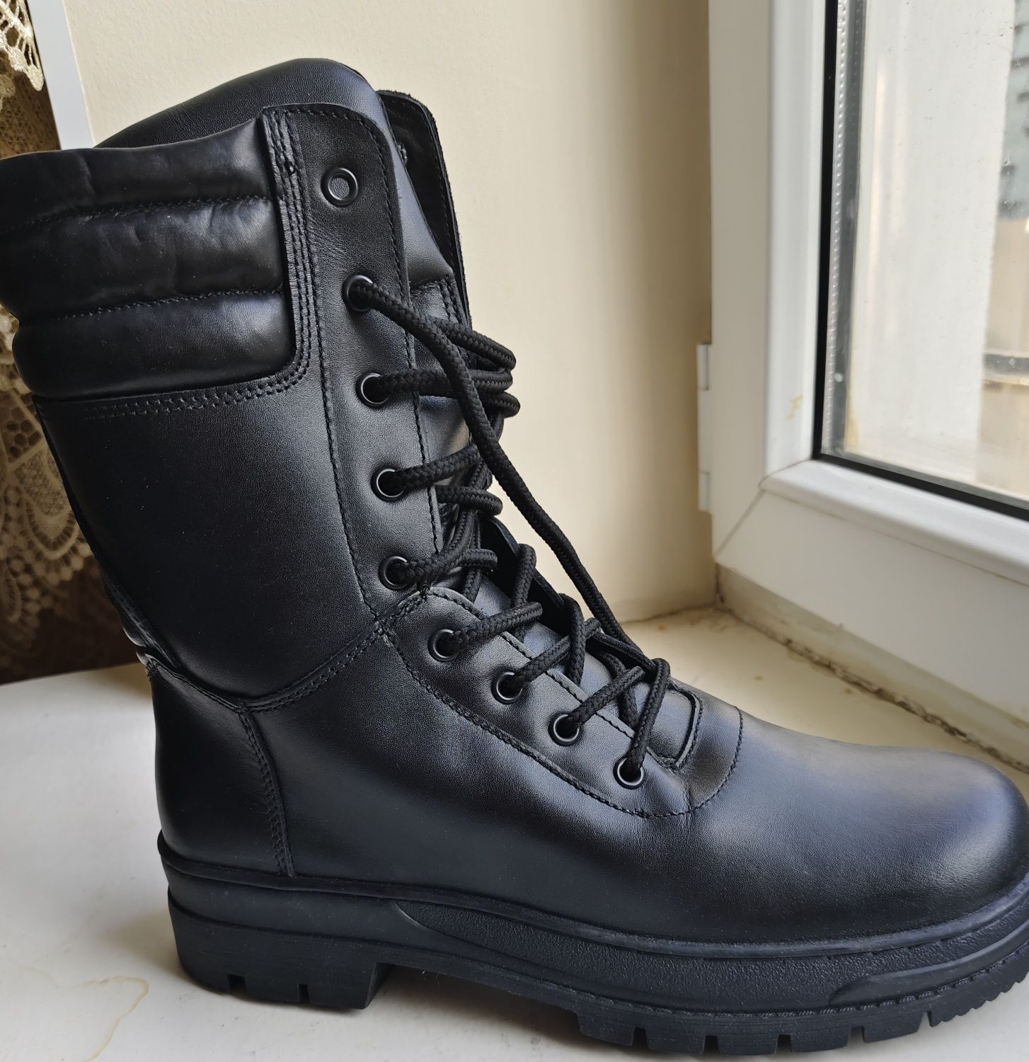 Продам Берцы р.42