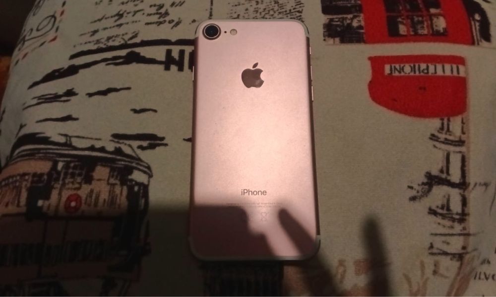 Продам iphone 7 АКБ 100%