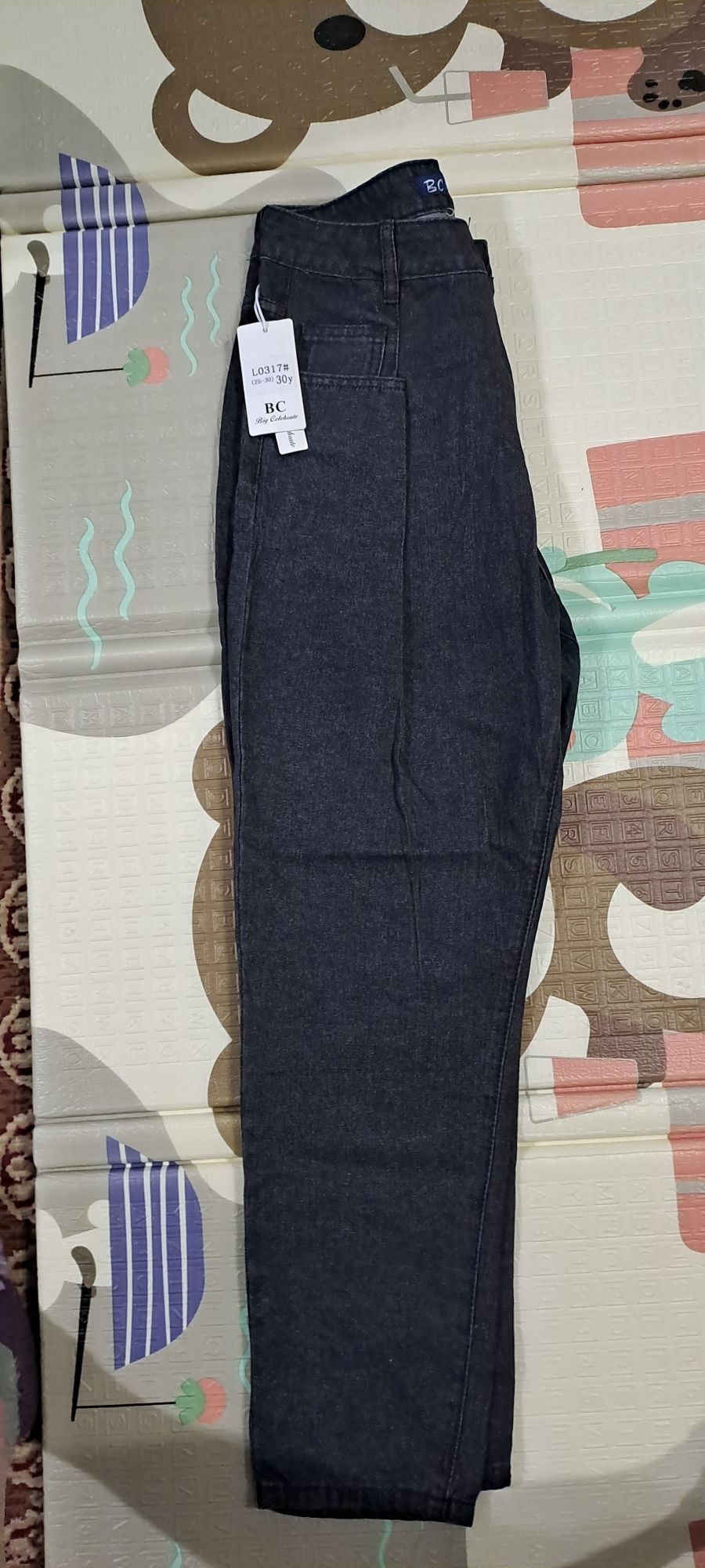 Продам женские джинсы