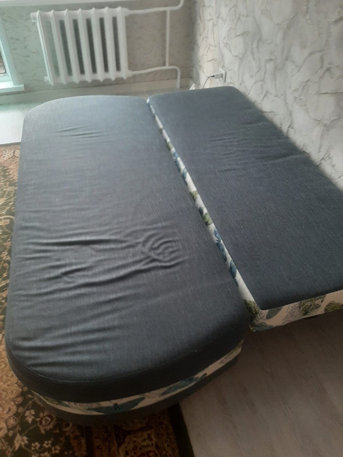 Продам диван в хорошем состоянии