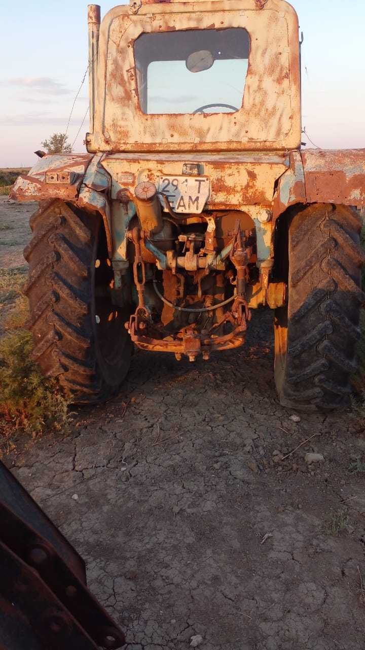 Продам трактор мтз