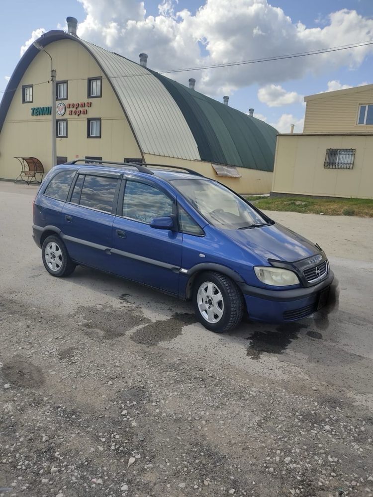 Opel Zafira 2002 года