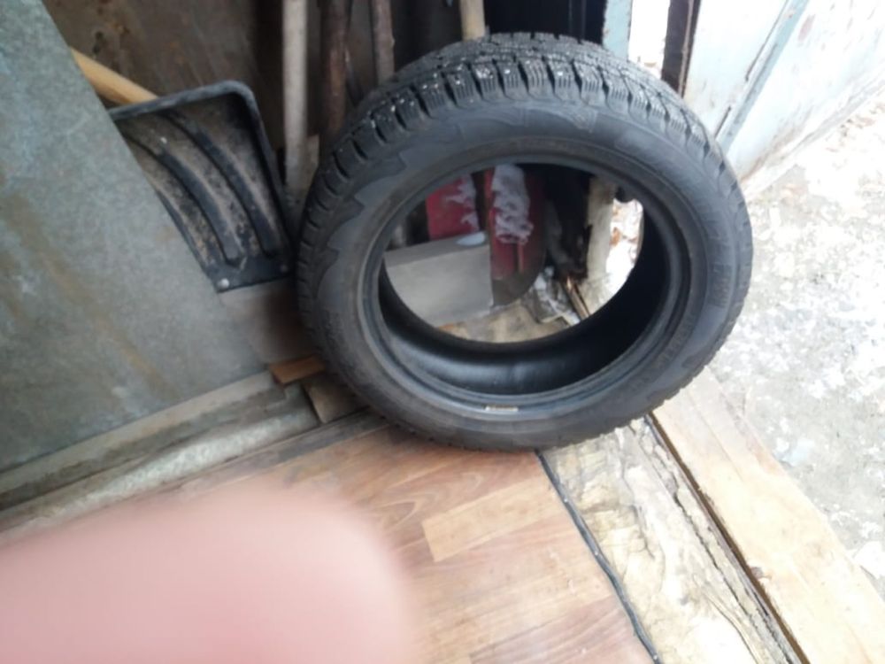 Срочно продам шыны зимние 205:55:R16