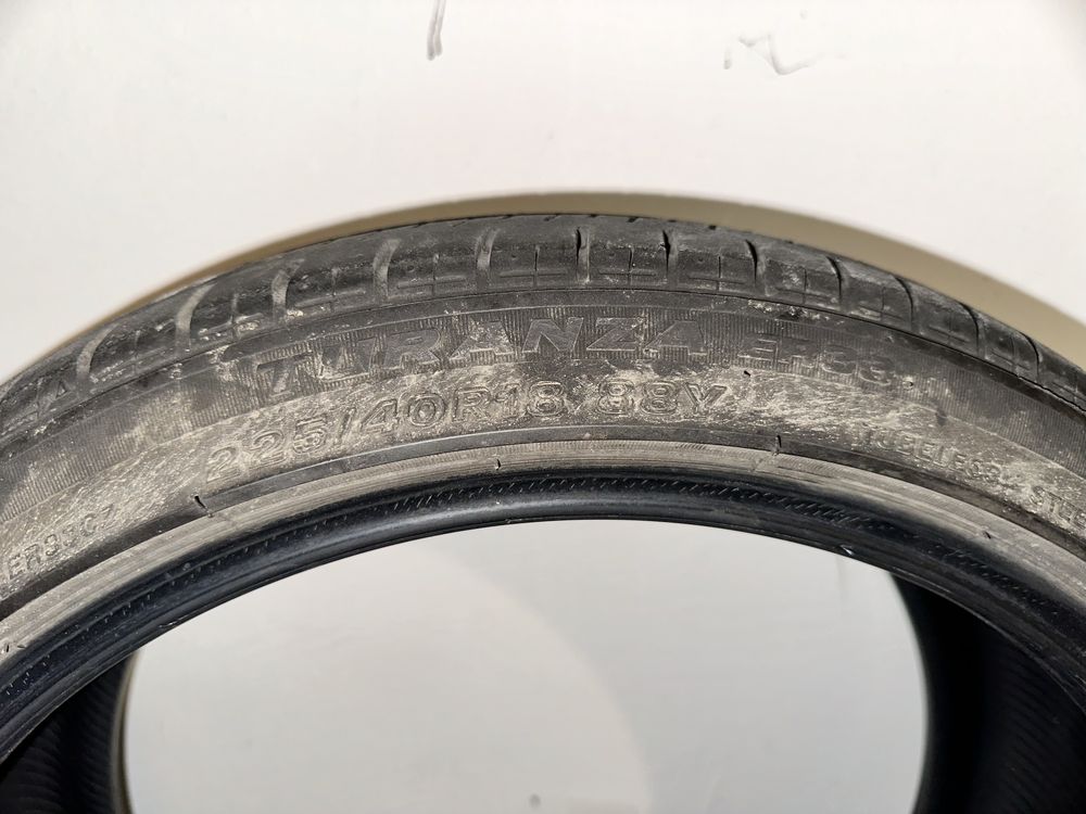 Пара шины Bridgestone 225/40 R18