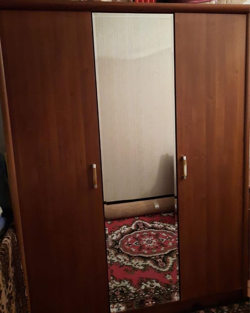 Продам спальный гарнитур