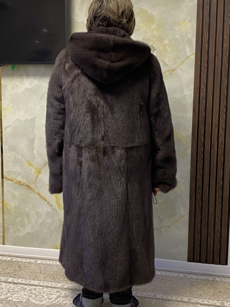 Продам Шубу норковую