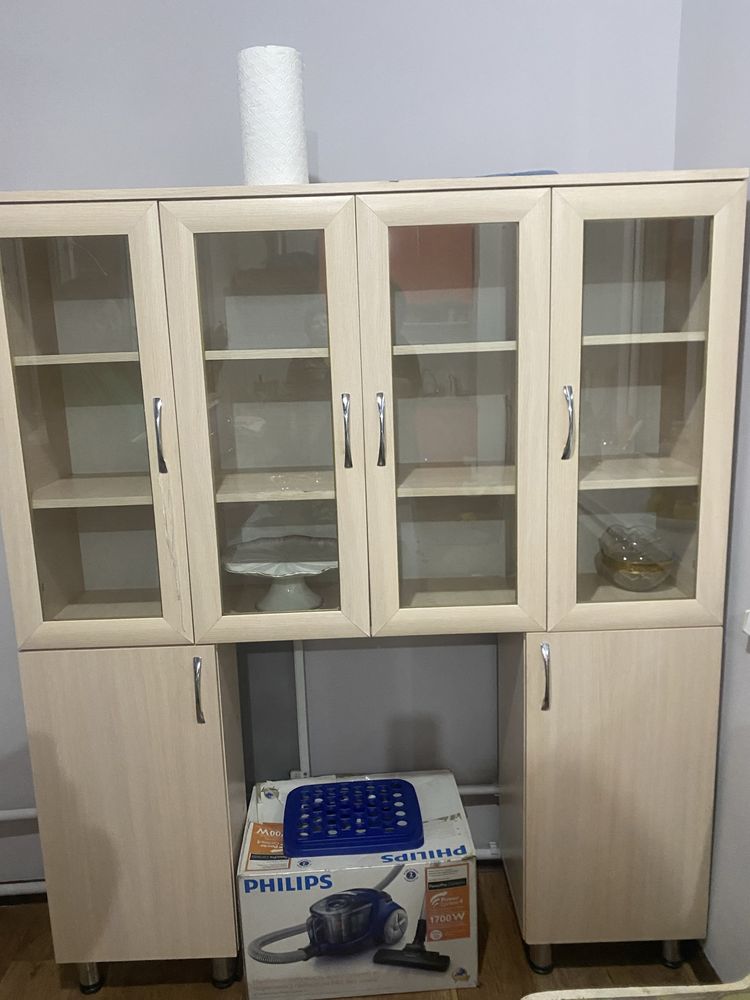 15000 тысяч кухонный сервант в хорошем состоянии. Продам срочно!!!