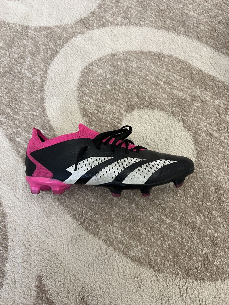 Срочно продаю бутсы Adidas Predator