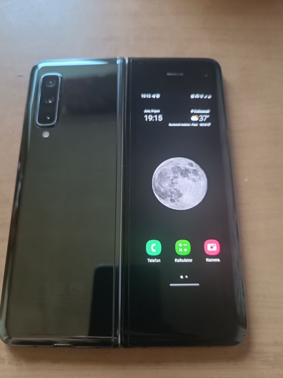 Продам смартфон SAMSUNG FOLD 1