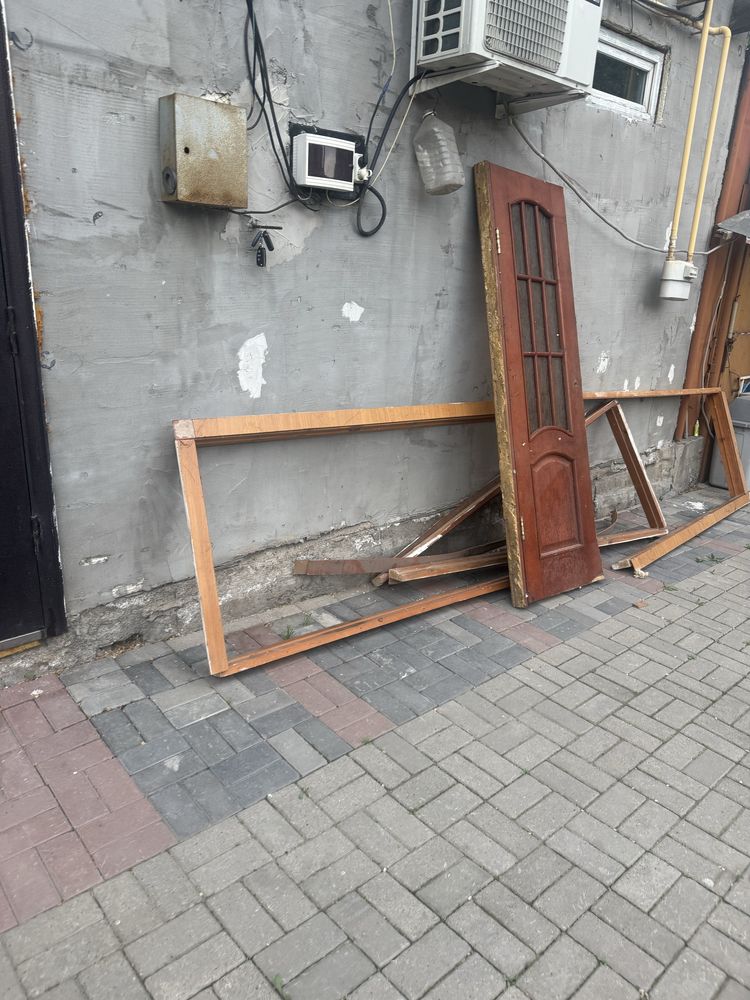 Продам дверь 60 см