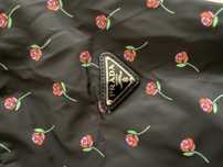 Продам ветровку от PRADa