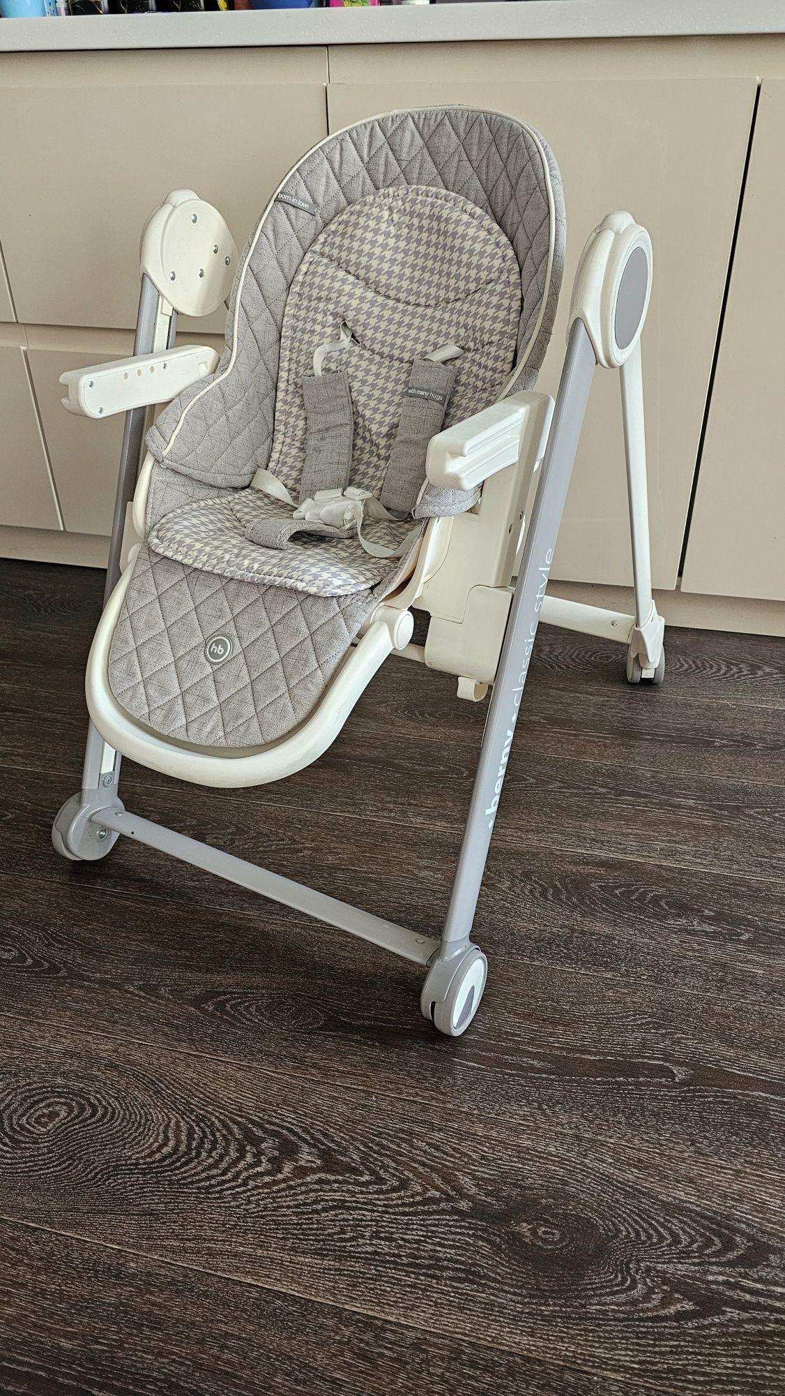 Стул для кормления Happy Baby.