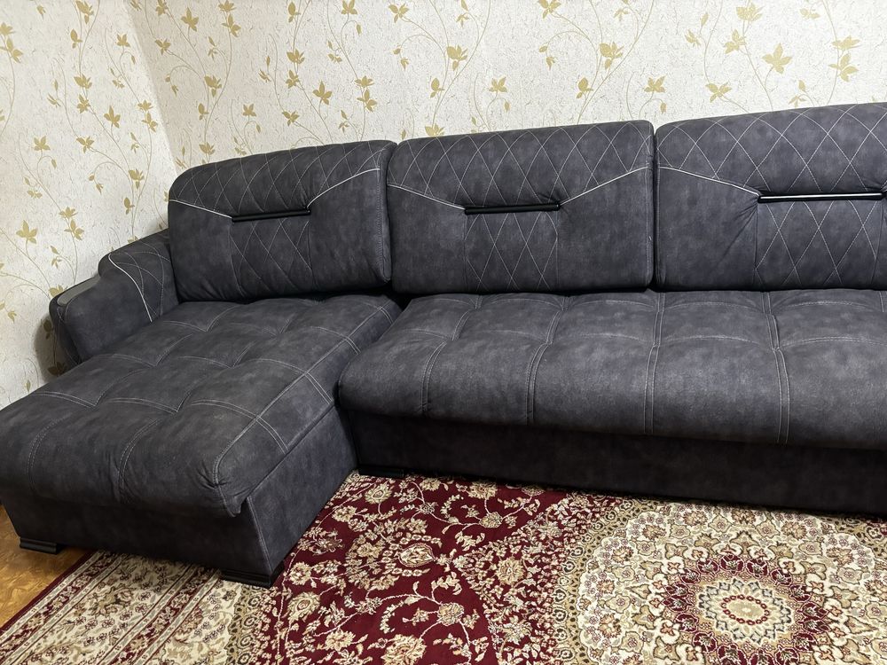 Продам диван для гостинной