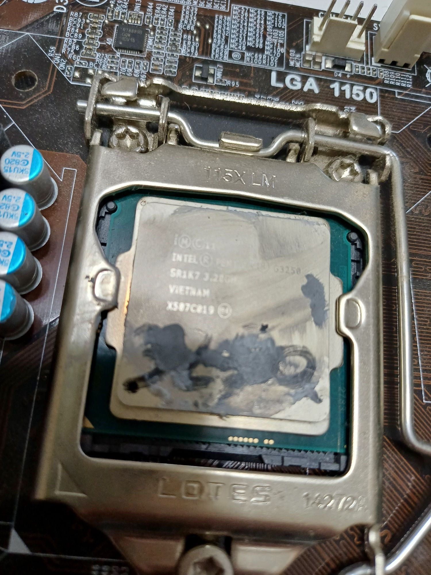 процессор intel pentium G3250
Память Mcpoi