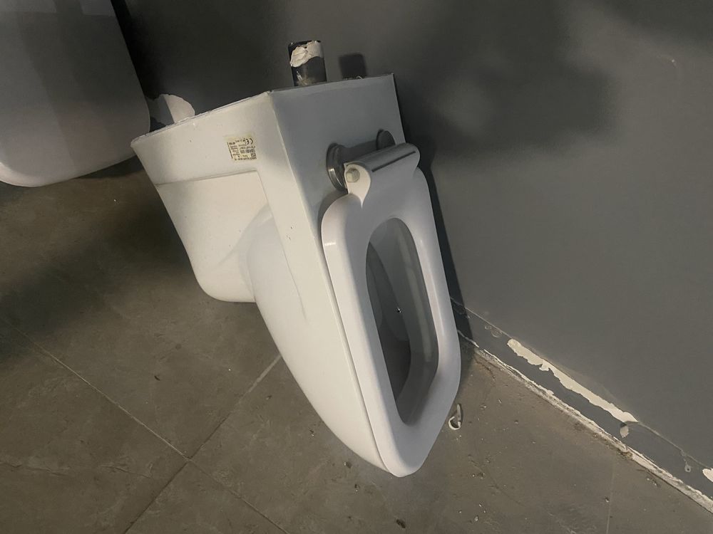Продам унитаз и инсталляцию GROHE