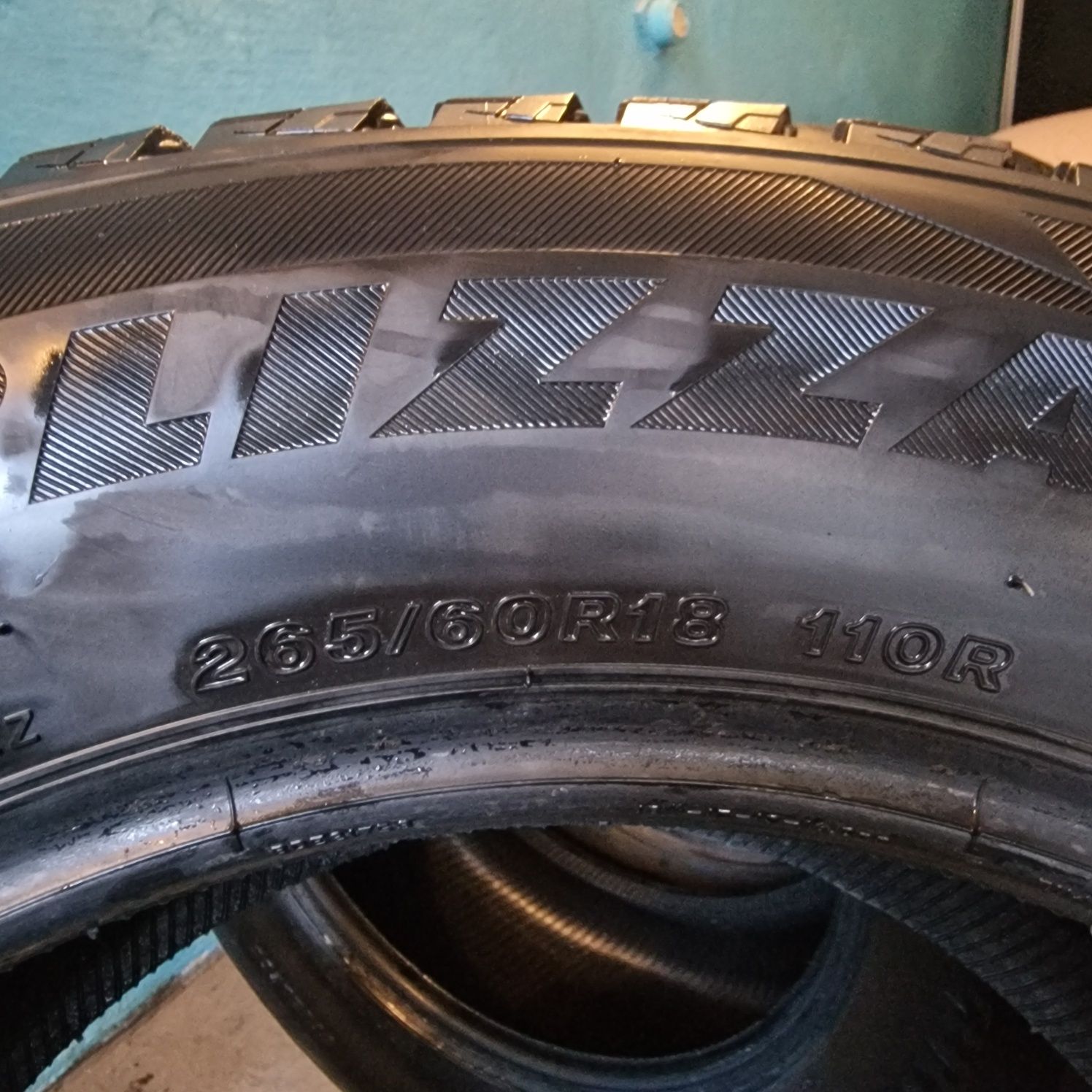 Продам шины Bridgestone 265/60R18