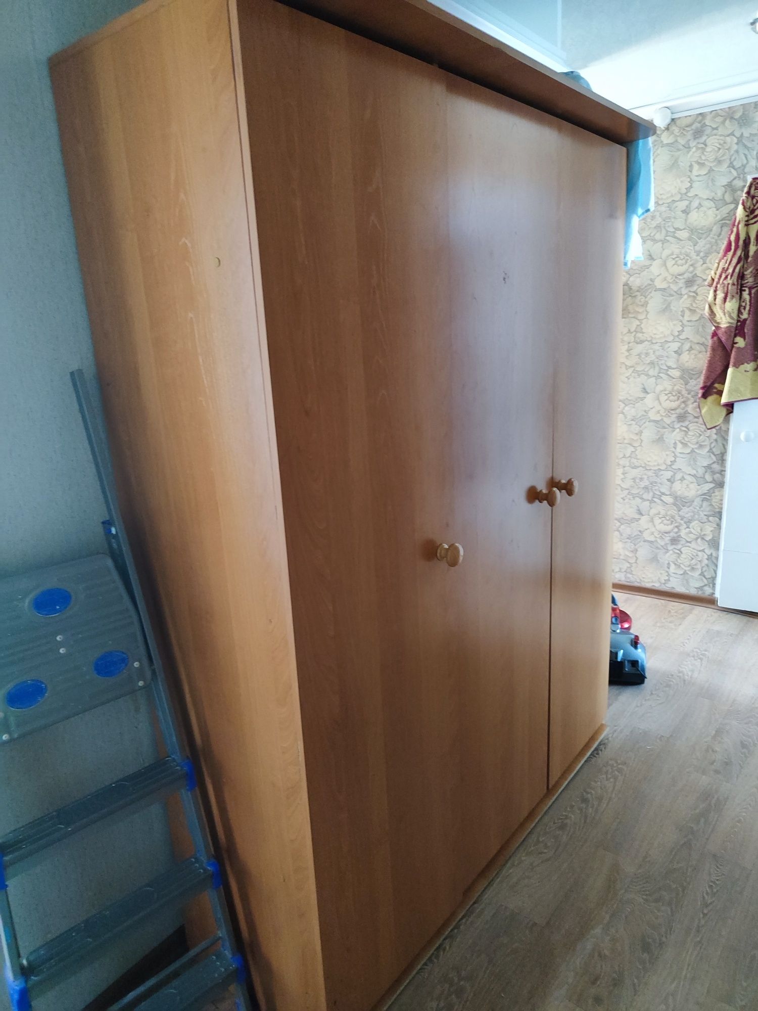 Продается шкаф! В хорошем состоянии