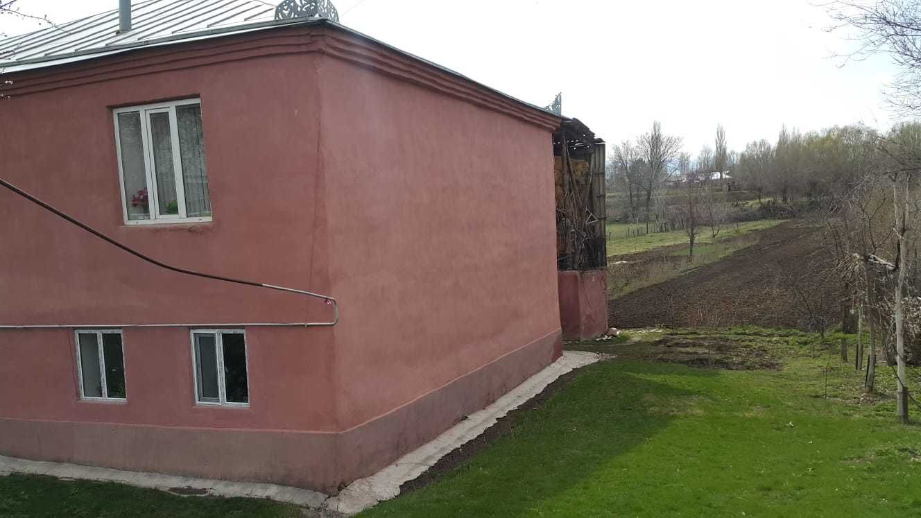 Продам Дом ! В Мерке. Все Удобствами!  Все Хоз. Постройки.Сад .Огород.