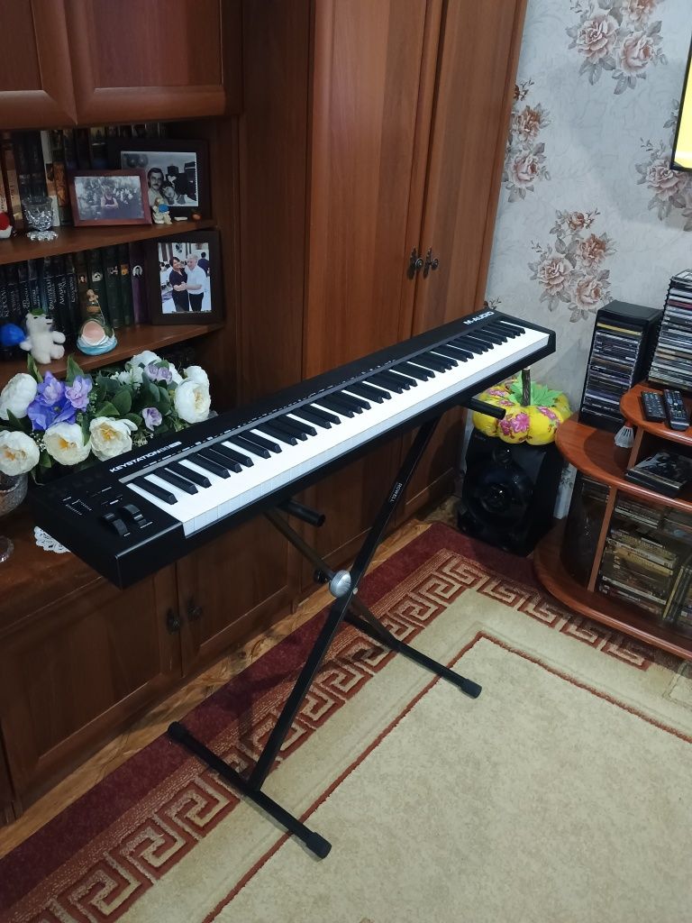 Midi-клавиатура m audio keystation 88 mkiii с подставкой и педалью