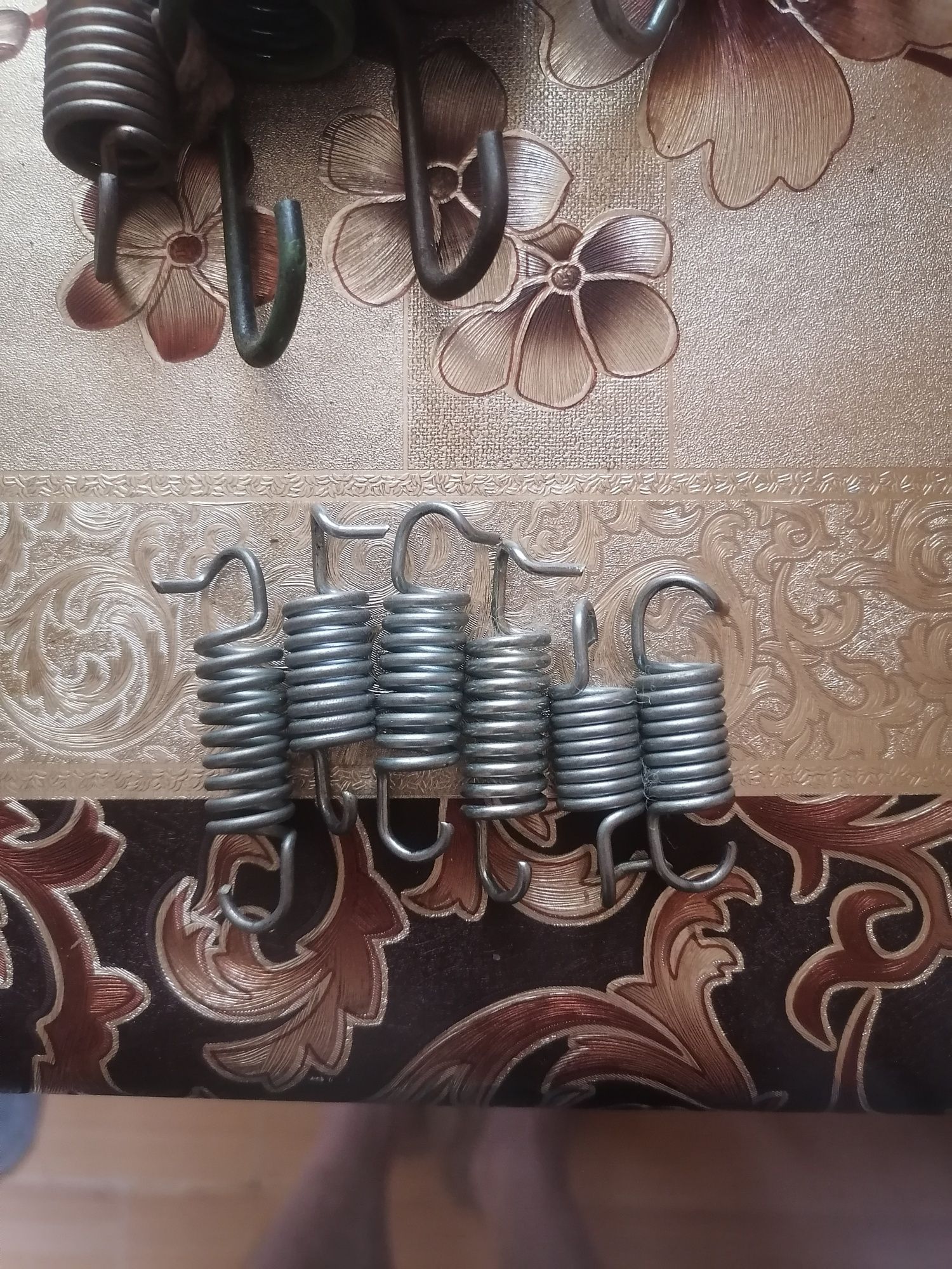 Продам пружины металлические.