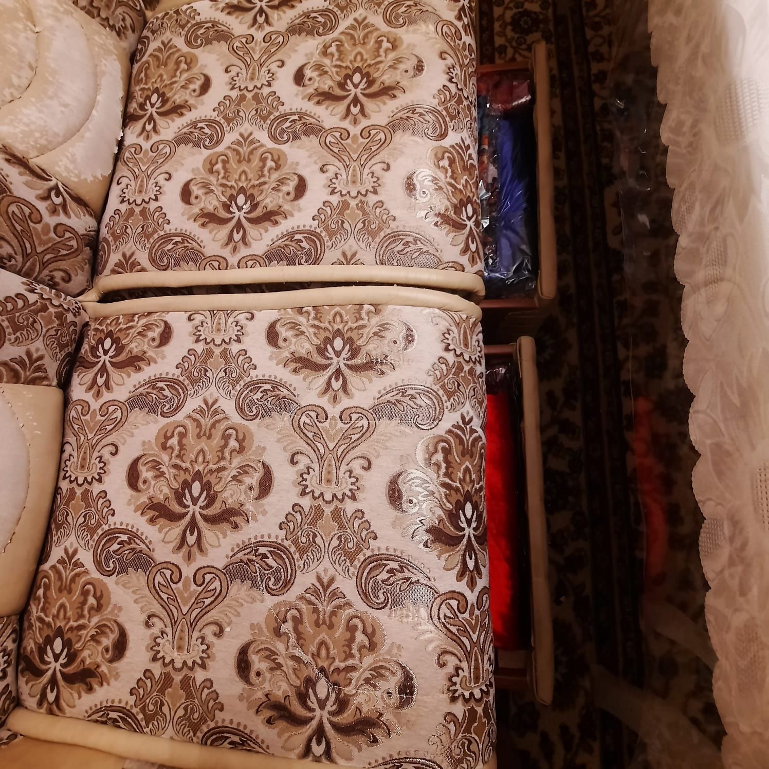 Продаю угловой диван