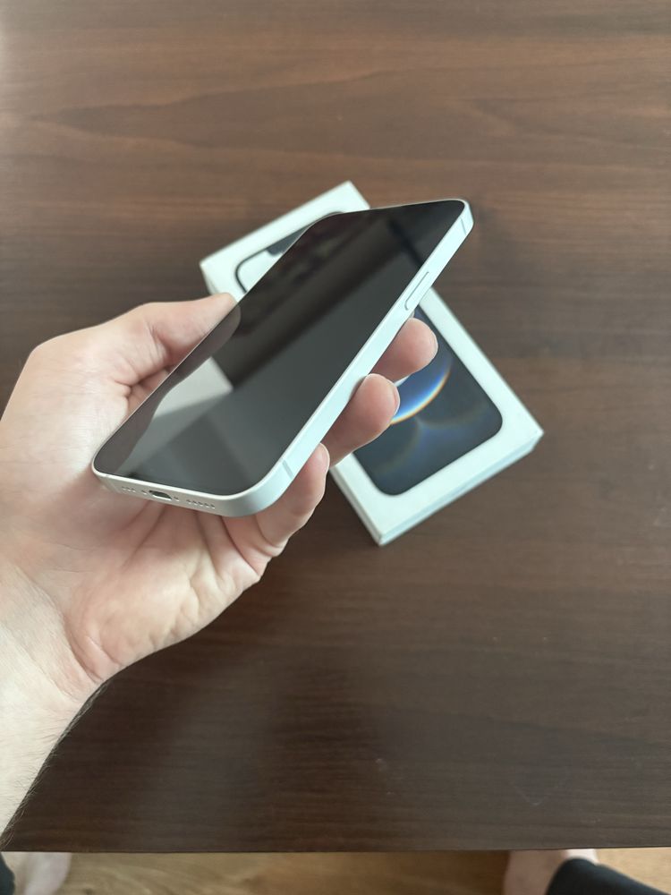 iPhone 16e 128gb НОВЫЙ