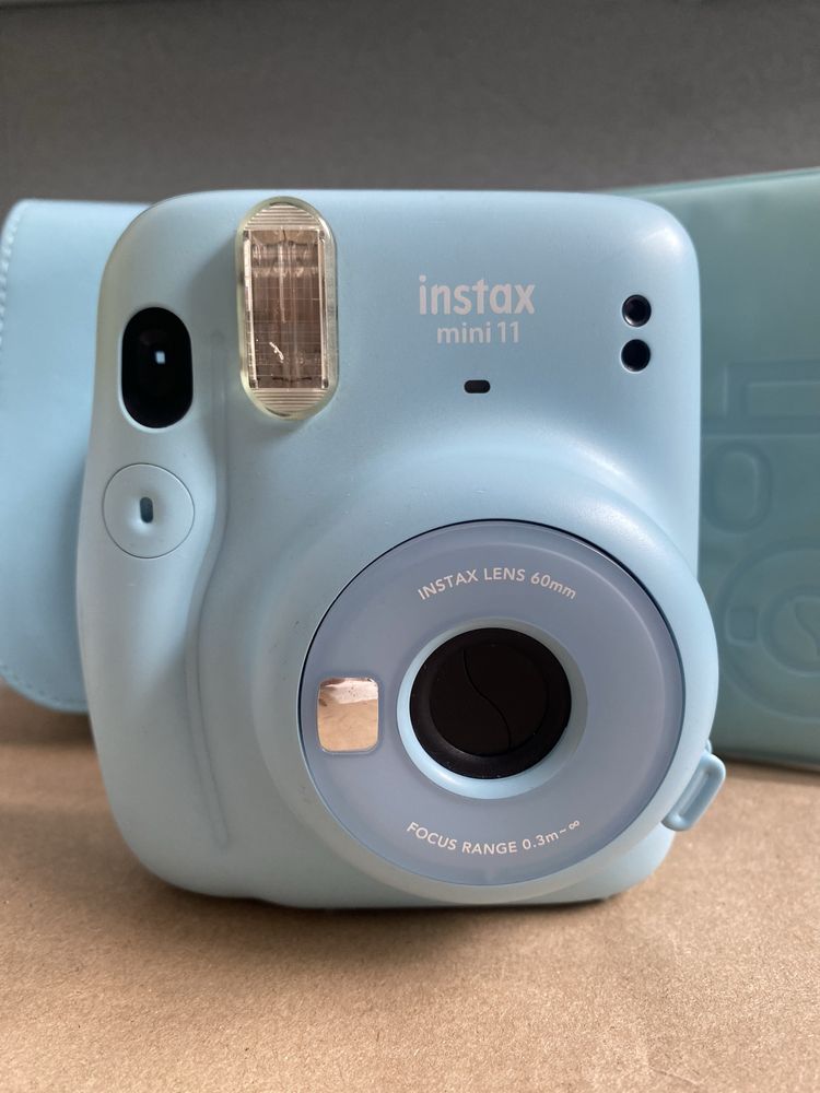 Фотокамера моментальной печати Fujifilm Instax Mini 11 голубой